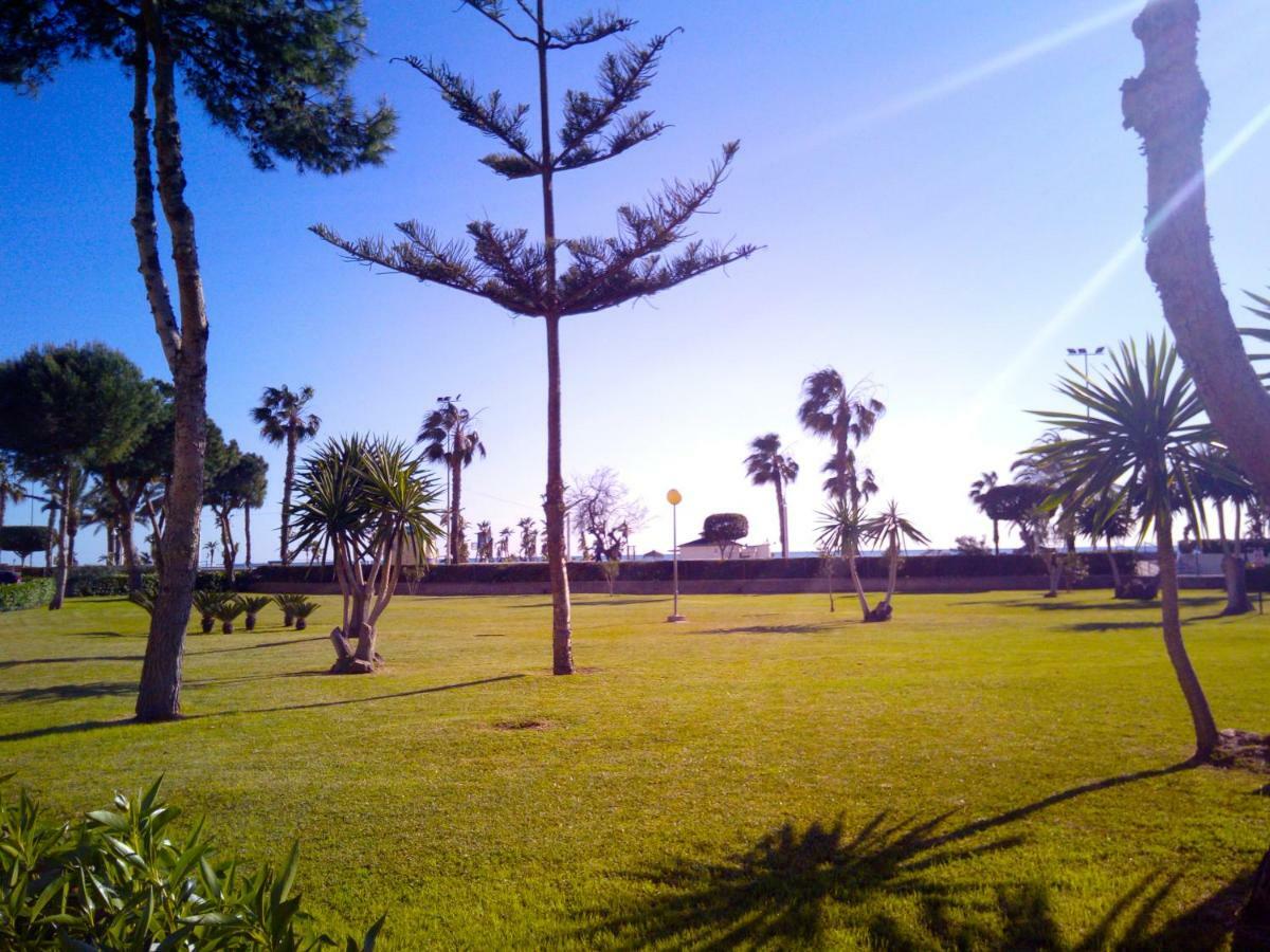 Playa La Cala In Front Of The Beach Free Parking มาลากา ภายนอก รูปภาพ