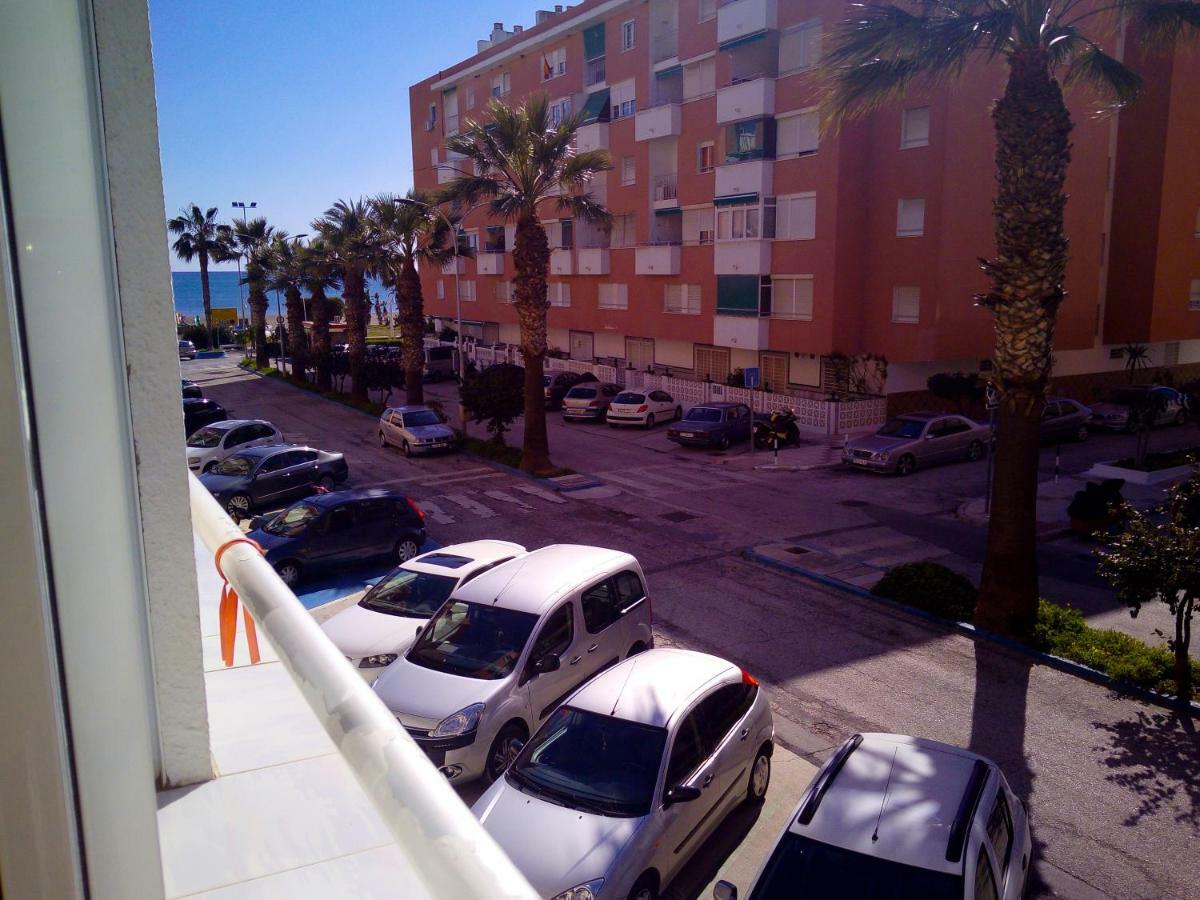 Playa La Cala In Front Of The Beach Free Parking มาลากา ภายนอก รูปภาพ