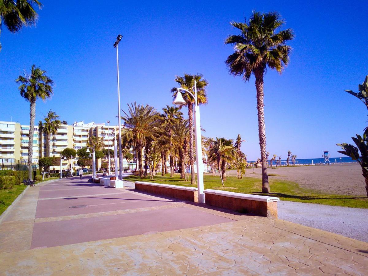Playa La Cala In Front Of The Beach Free Parking มาลากา ภายนอก รูปภาพ